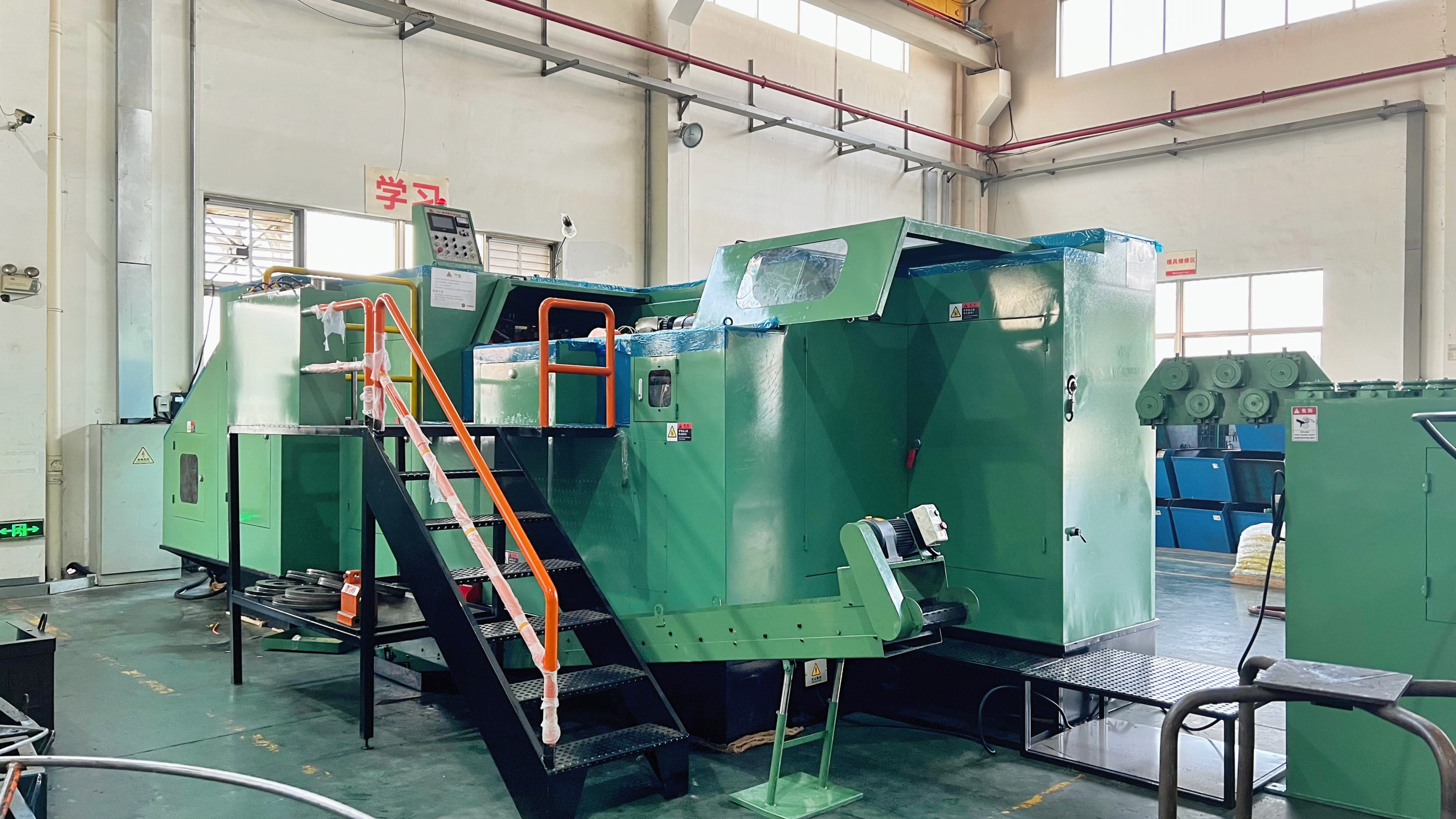 Atualizando nossas ferramentas, aperfeiçoando nossa arte: Jinsixi apresenta a máquina de cabeçote a frio 24B para produzir fixadores de grande porte